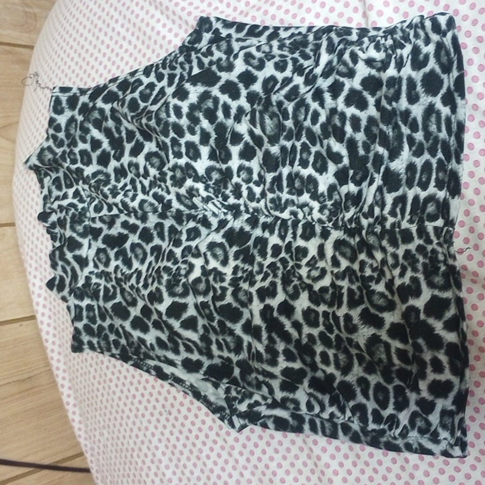 A cute blouse with matching skirt
